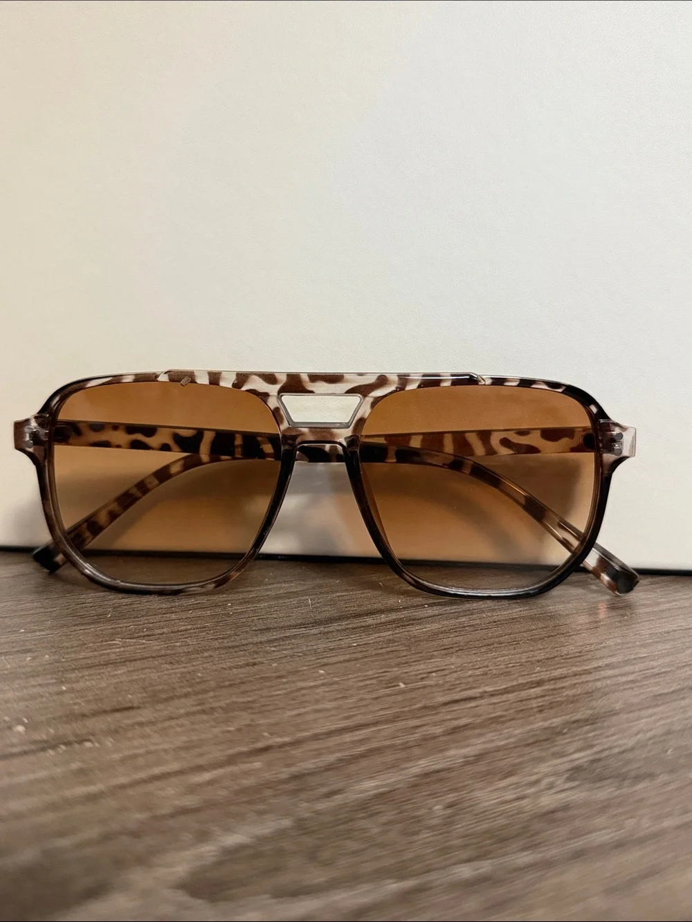 Women’s Tortoiseshell Sunglasses - Brown Gradient Lenses